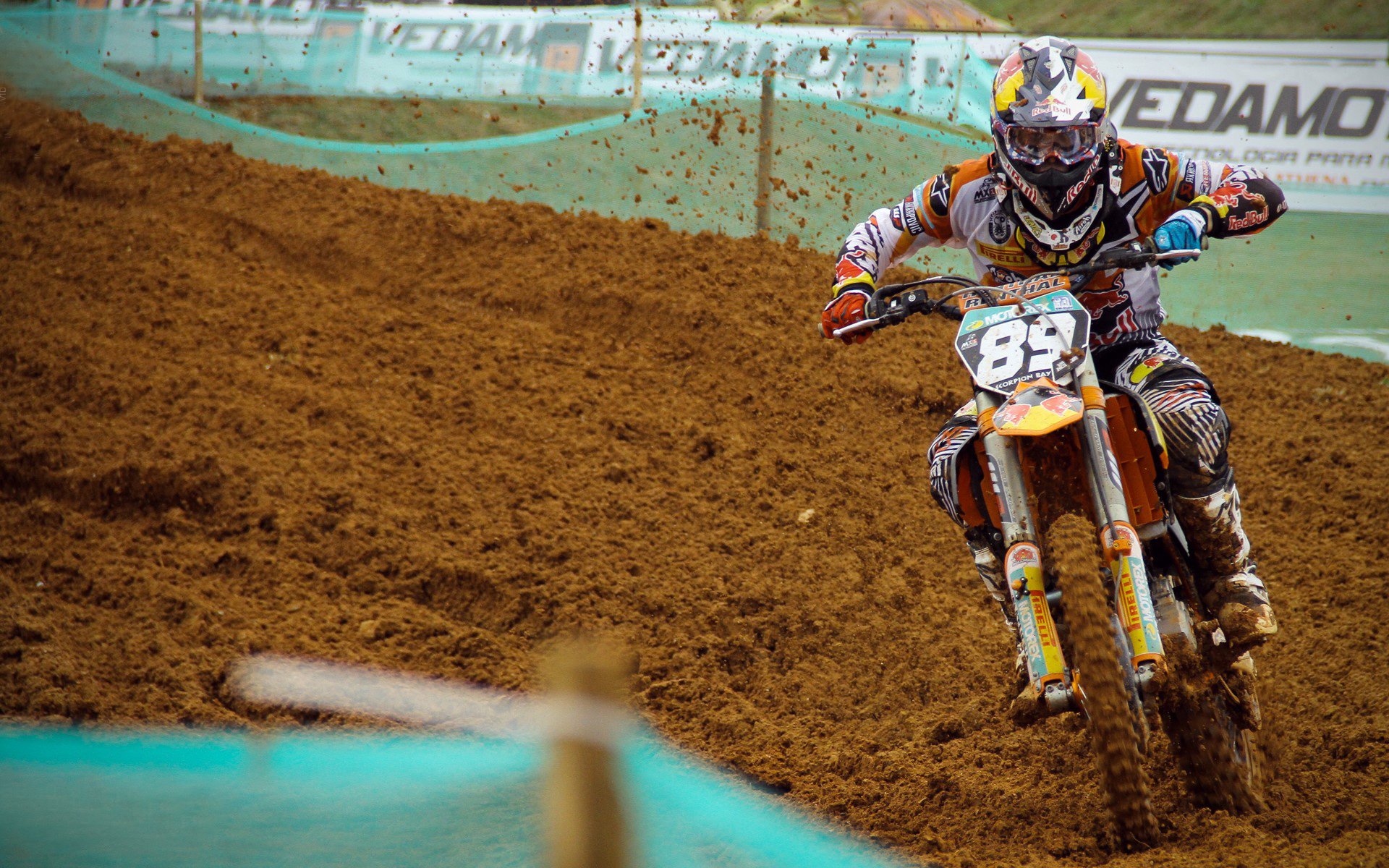 尼斯锋线组合多点开花战术丰富，一进的进能组什么词